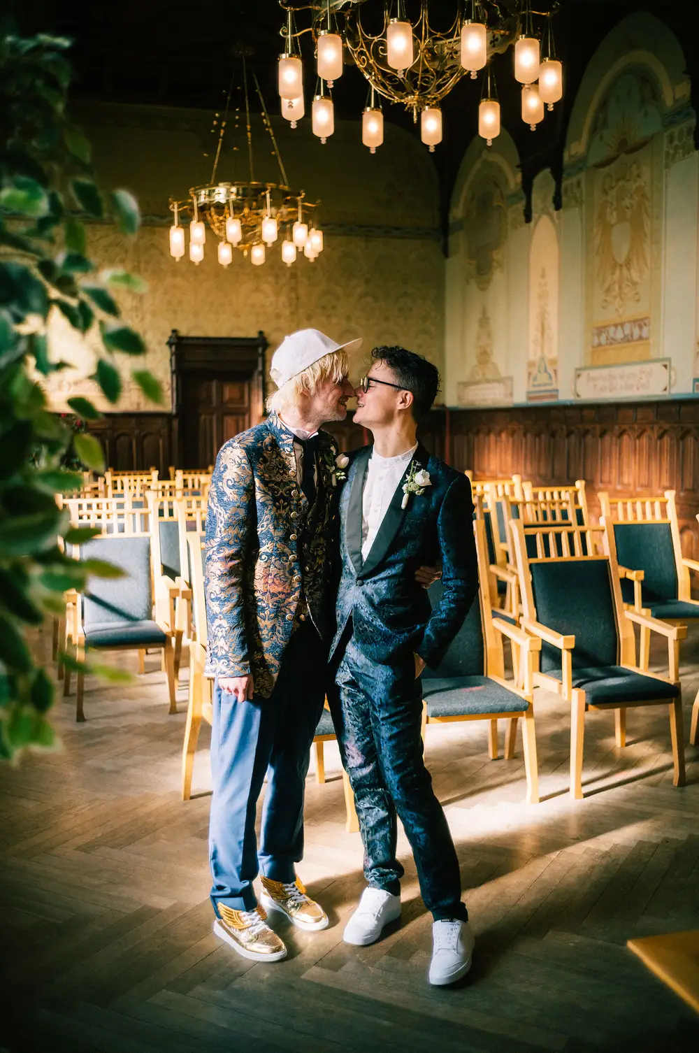 LGBTQ Hochzeit im Rathaus Neumünster. Leica M10 M11.